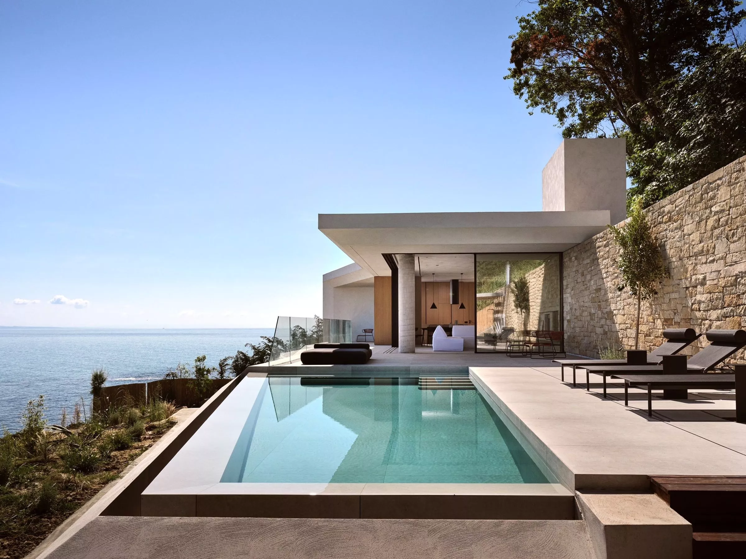 Blue Cape Villa — завершена вілла, вид на море